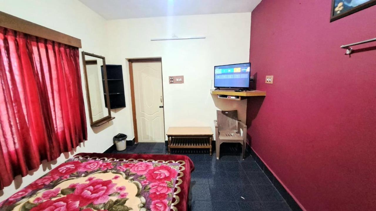 Sona Holidays Inn Kodaikanal Bagian luar foto